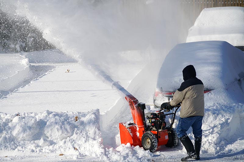 What Type Of Snowblower Is Best For Wet Snow?